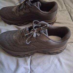 Men's Lace-Up Athletic Sneakers in Dark Gray